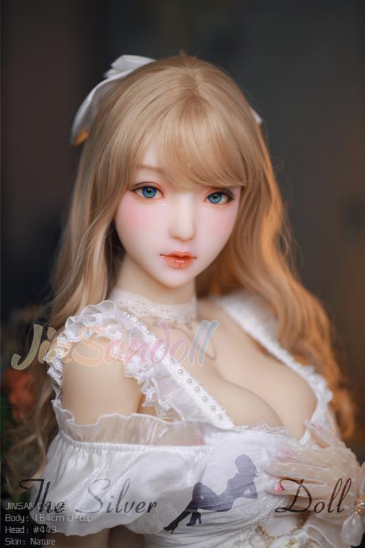 Eleanora in white dress