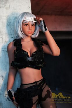 Miki avec les cheveux blancs