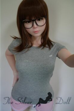 Akira in gray tshirt