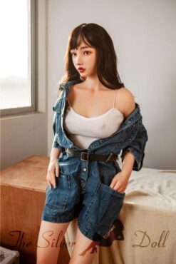 Puffs in jeans overalls