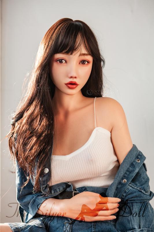 Puffs in salopette di jeans