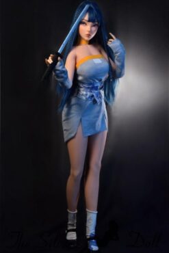 Miyamoto Kyoko avec une épée