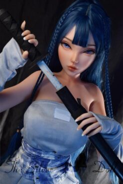 Miyamoto Kyoko avec une épée