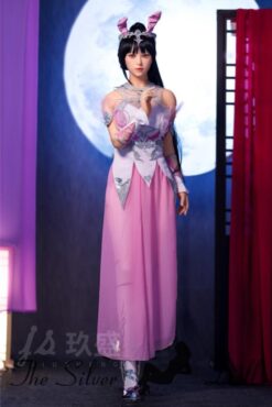 Shino en costume de cosplay