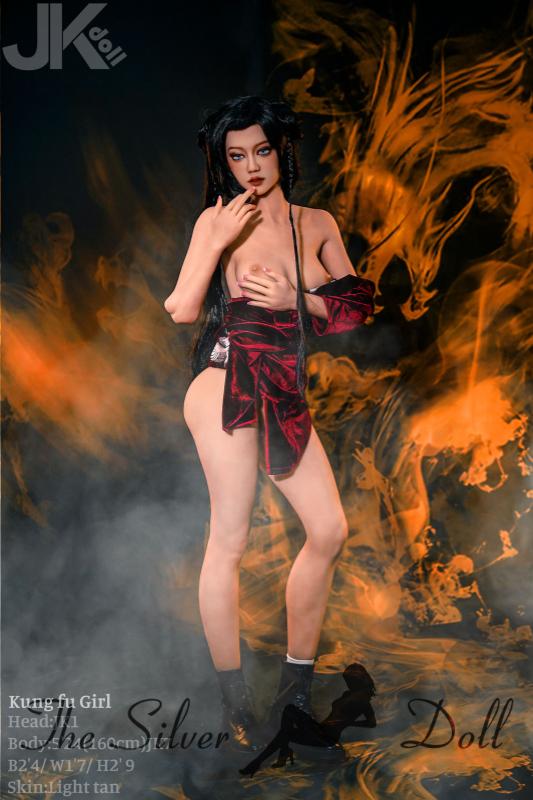 Eden en qipao de velours