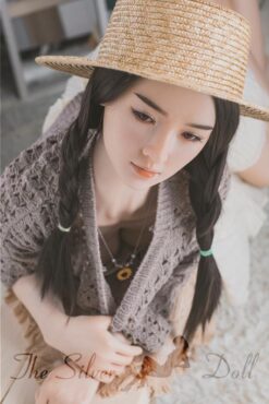 Lily con un cappello