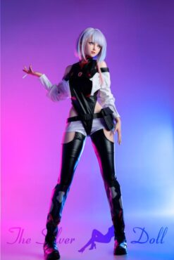 Lucyna in body di pelle nera