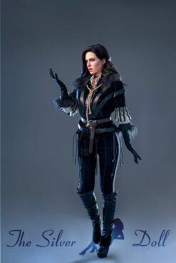 Yennefer in black uniform