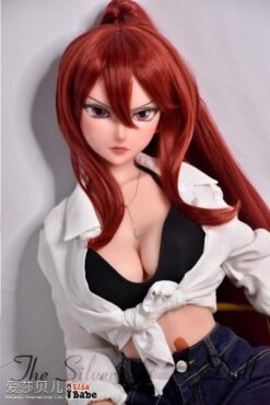 Miyazawa Ayumi avec de longs cheveux roux