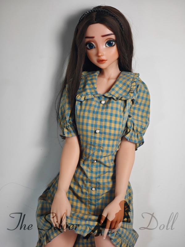 Takanashi Mahiru with a checked dress