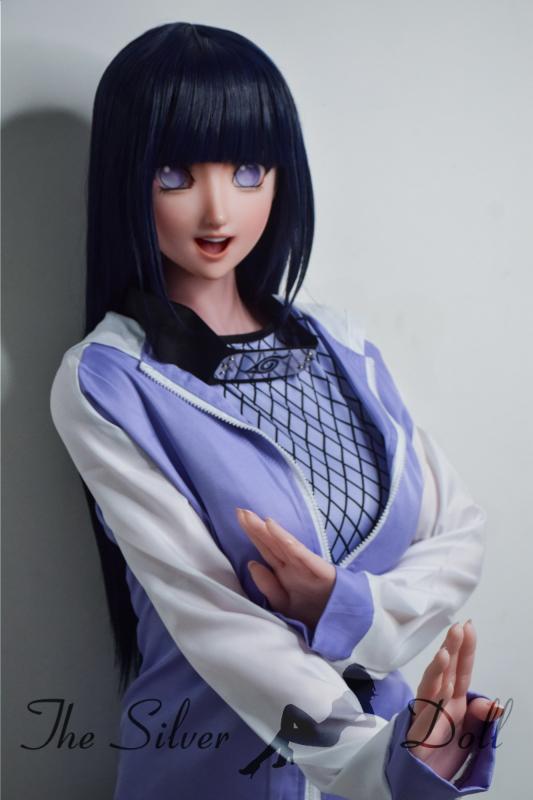Hinata Himawari con vestiti sportivi
