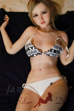 Arisa in camera da letto