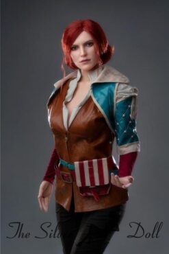 Triss in leather jacket