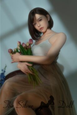 Belle en camisón con flores