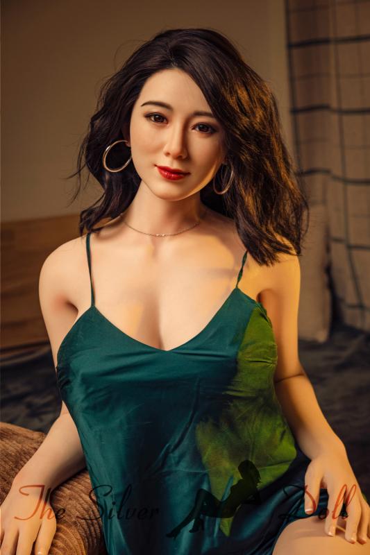Hao in dark green sexy lingerie