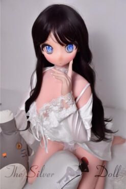 Arisugawa Yumeko en robe blanche