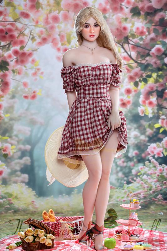 Tina in spring floral theme