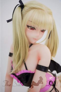 Abby blonde en lingerie noire