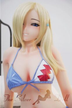 Kasumi blonde en bikini bleu