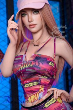 Vicky con un colorido conjunto playero