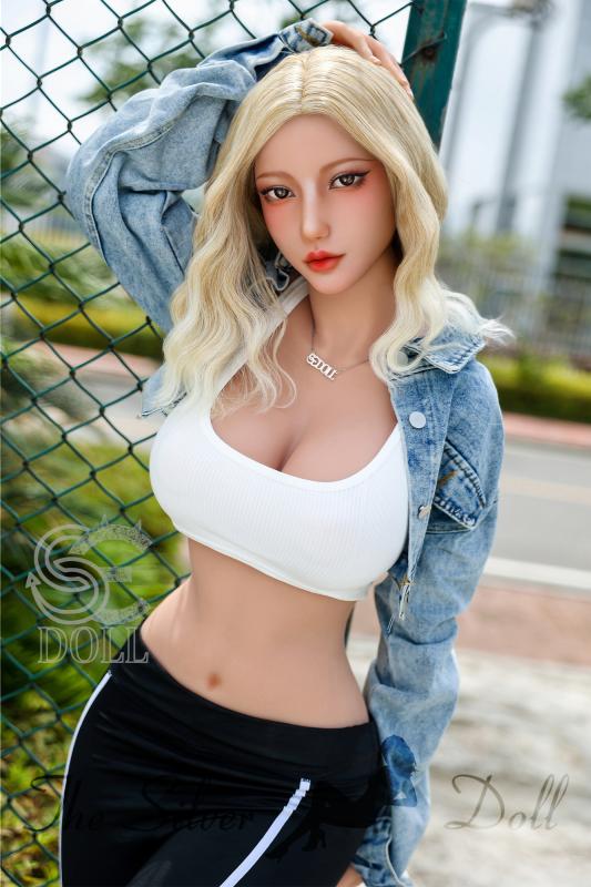 Makoto out and about