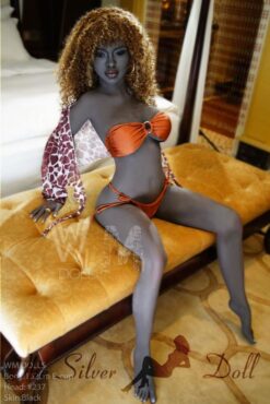 Mariana noire en bikini orange