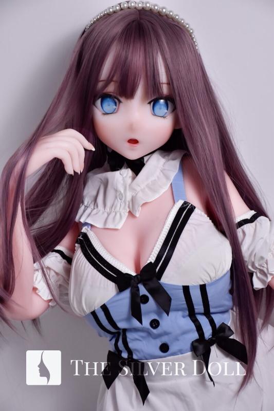 Migami Maaya avec ses grands yeux bleus