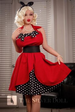 Jessica rubia en vestido rojo