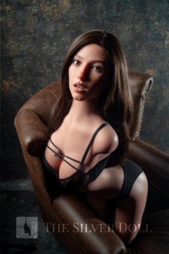 Penny morena en lencería negra