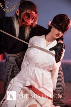 Rachel bandés et ligotée