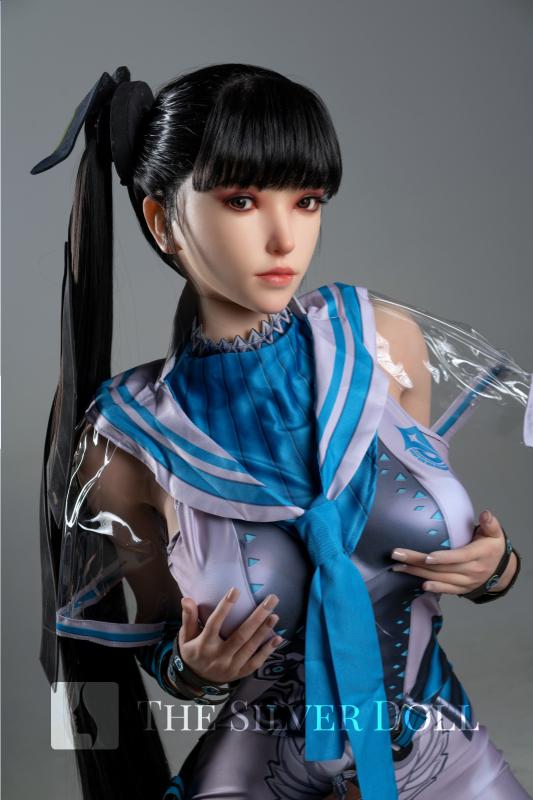 Eve brunette with a blue scarf