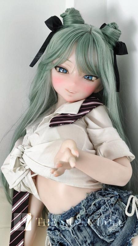 Furuhara Maya in mini jeans