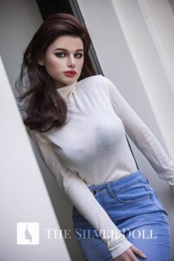 Christine torna a casa e si spoglia