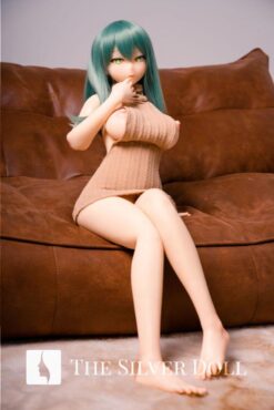 Akane en robe de laine et cheveux verts