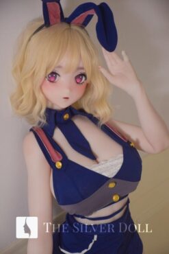 Utashiro Shiori avec des oreilles de lapin