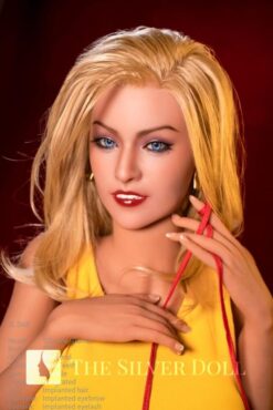 Doris in abito giallo