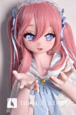 Molly con una larga peluca rosa