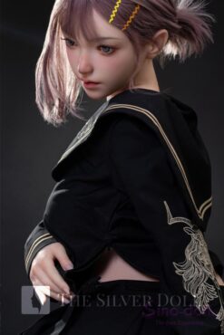 Lindong in black kimono