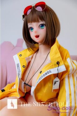 Linlan con una chaqueta amarilla