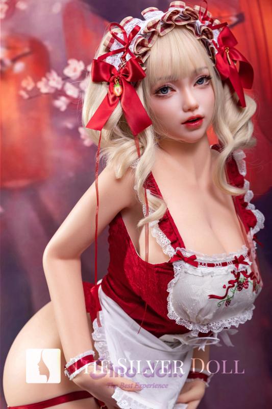 Linchen sexy housemaid