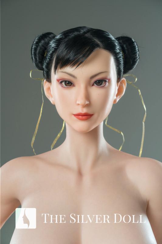 Chun Li shows off her muscles